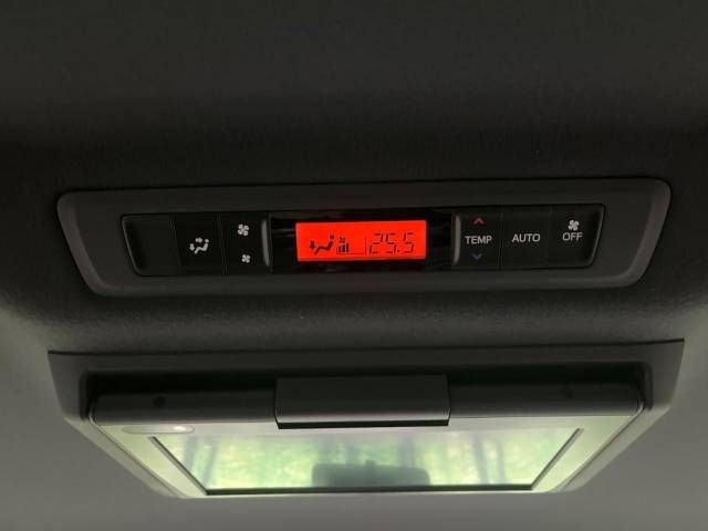 Toyota NOAH 2018-07 185086-7