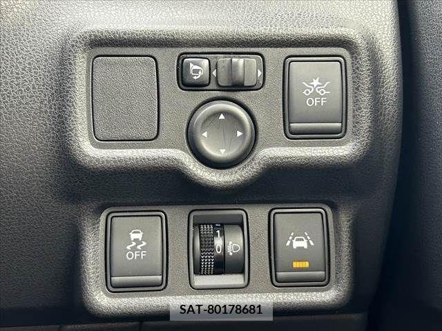 Nissan NOTE 2017-03 313895-5