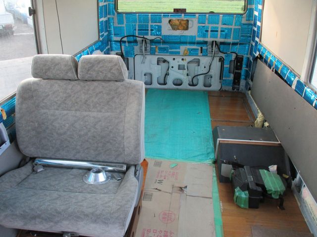 Nissan CIVILIAN BUS 2001-02 976-13
