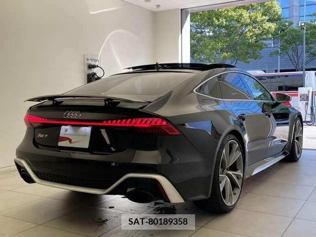 Audi RS7 2021-01 212668-1