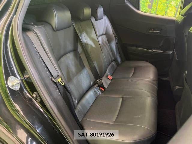 Toyota C-HR 2018-06 347180-10