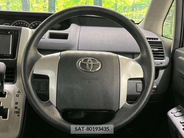 Toyota NOAH 2013-11 279512-10