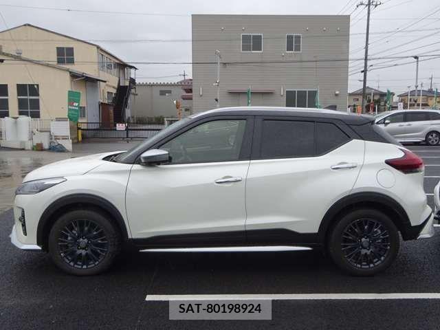 Nissan KICKS 2021-12 235399-9