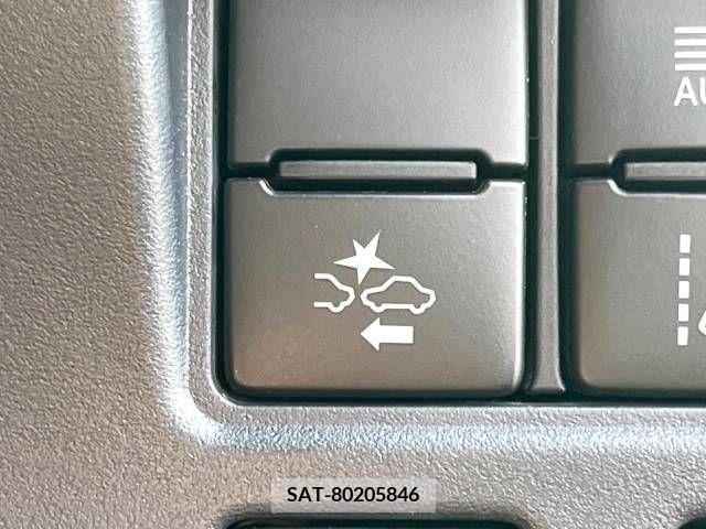 Toyota VOXY 2017-06 321506-5