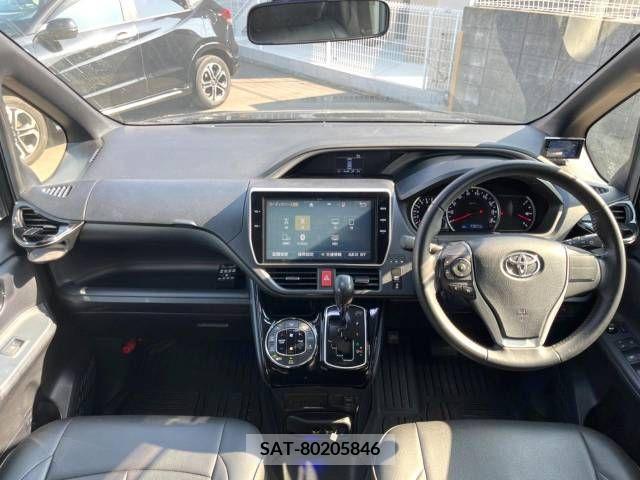 Toyota VOXY 2017-06 321506-1