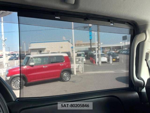 Toyota VOXY 2017-06 321506-9