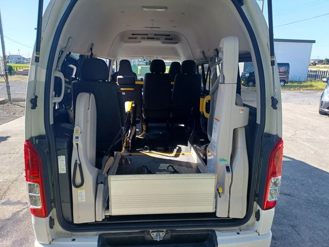 Toyota HIACE VAN 2017-09 24638-6