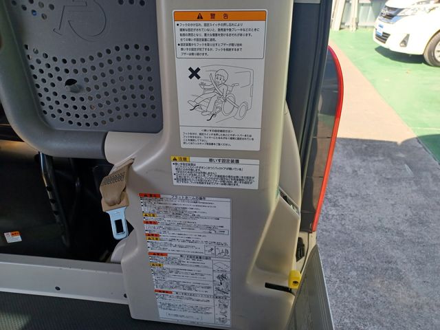 Toyota HIACE VAN 2017-09 24638-13