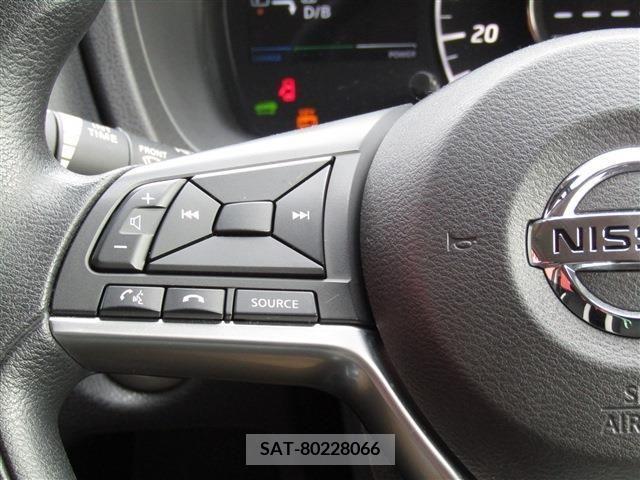 Nissan NOTE 2017-06 305378-11