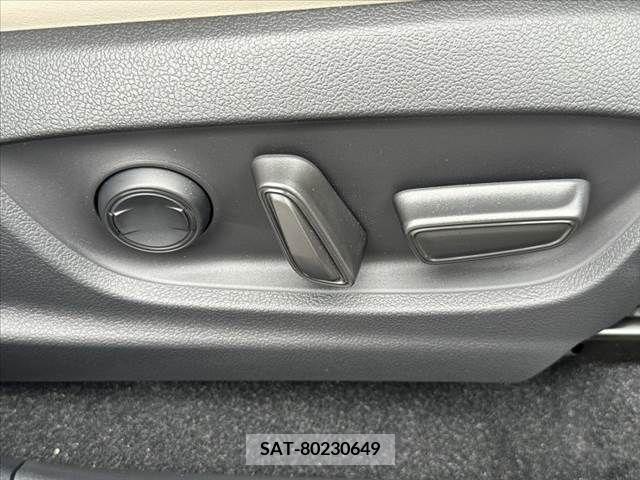 Toyota CROWN 2023-02 300658-29