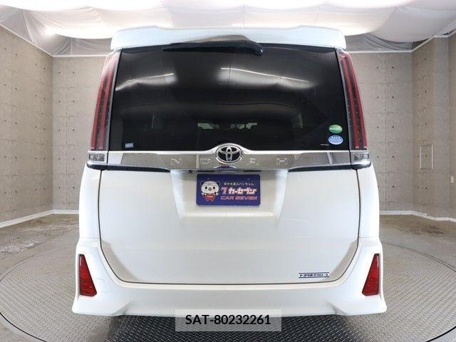 Toyota NOAH 2017-11 241270-23