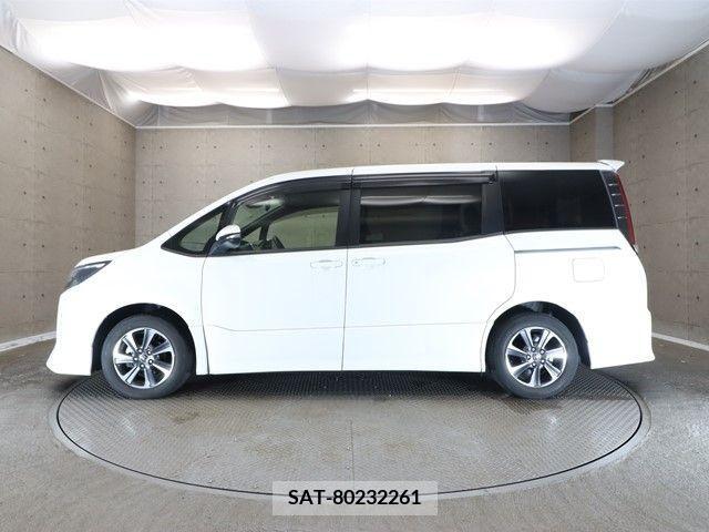 Toyota NOAH 2017-11 241270-25