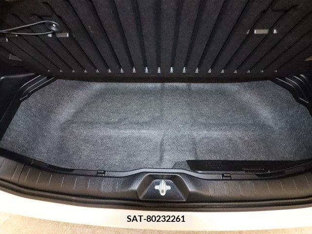 Toyota NOAH 2017-11 241270-9