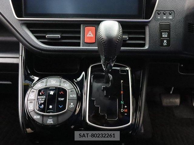 Toyota NOAH 2017-11 241270-12