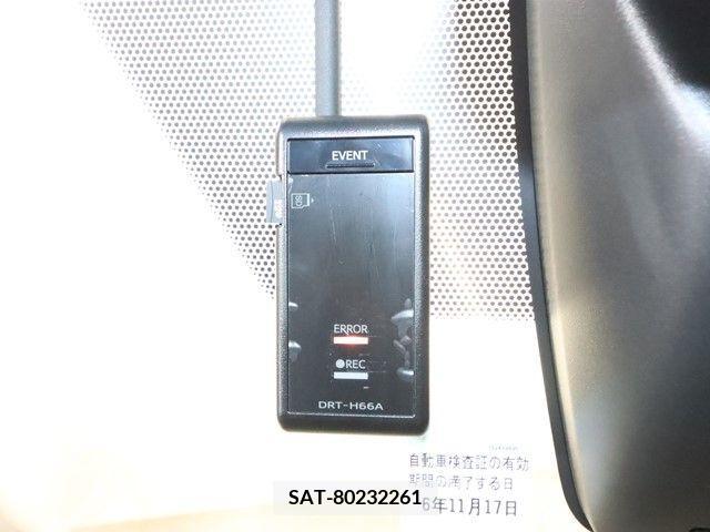 Toyota NOAH 2017-11 241270-18
