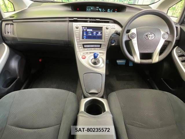 Toyota PRIUS 2014-07 328791-1