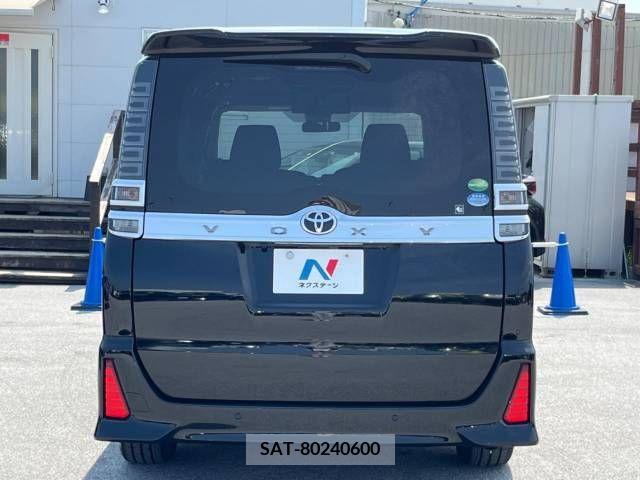 Toyota VOXY 2019-04 321617-16