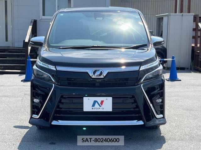 Toyota VOXY 2019-04 321617-15