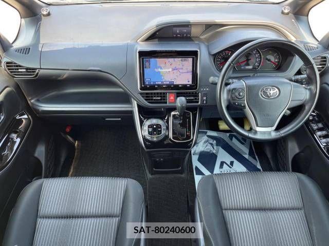 Toyota VOXY 2019-04 321617-1