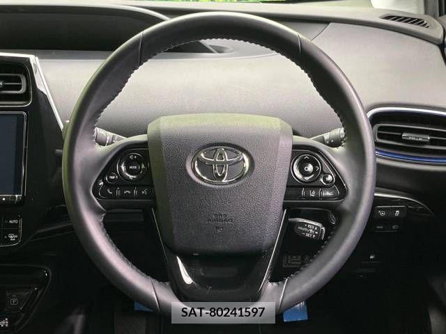 Toyota PRIUS 2019-09 378877-11