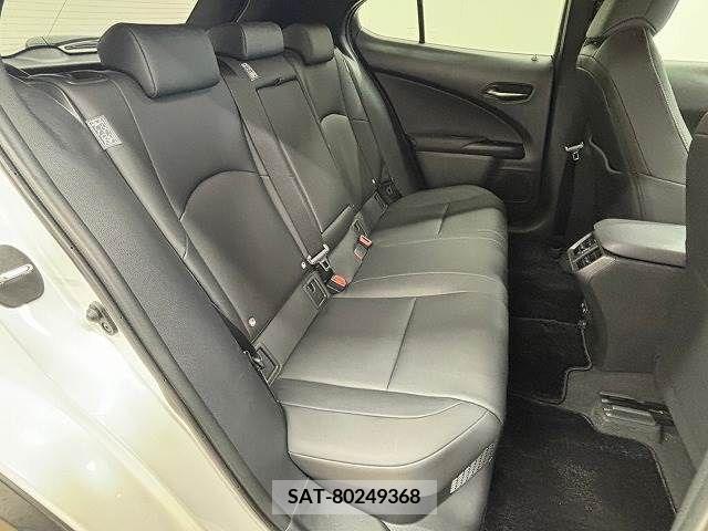 Lexus UX 2020-09 388187-5