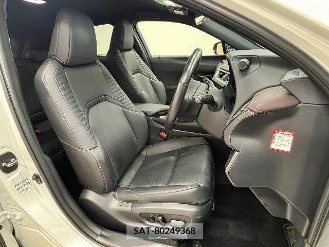 Lexus UX 2020-09 388187-4