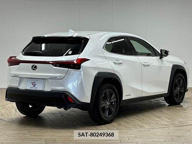 Lexus UX 2020-09 388187-15