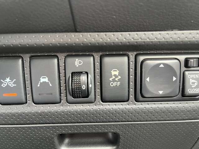 Nissan NV150 AD 2018-01 8738-16