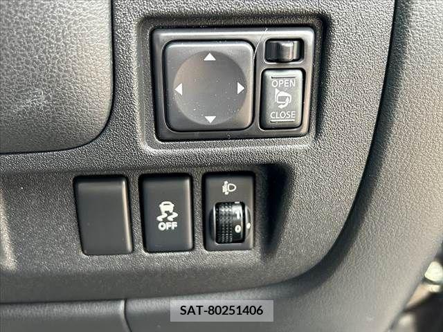 Nissan MARCH 2015-04 250451-4