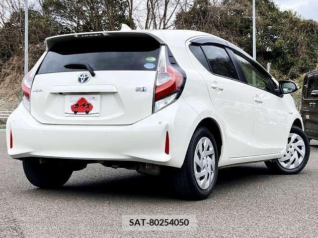 Toyota AQUA 2018-10 245832-2