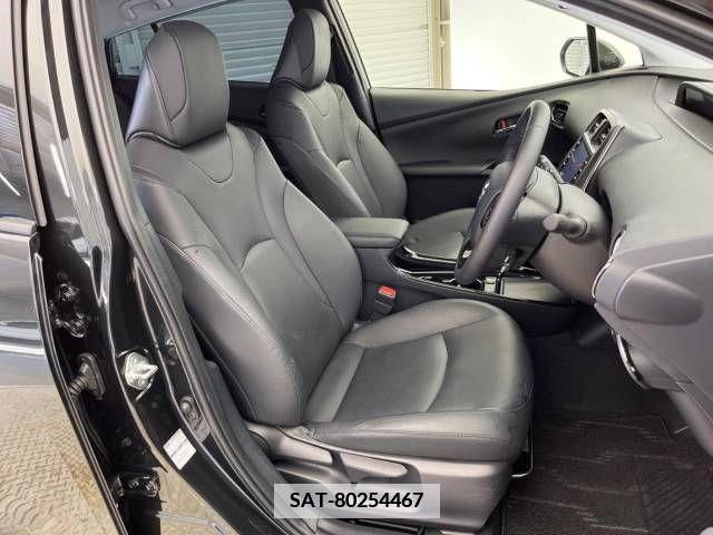 Toyota PRIUS 2022-11 366427-8