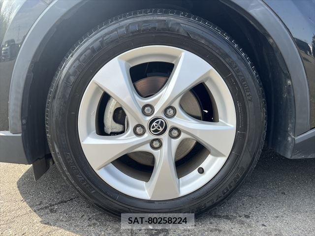 Toyota C-HR 2017-06 231161-15