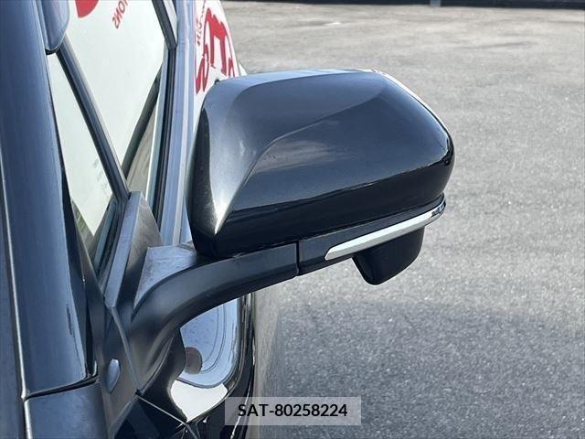 Toyota C-HR 2017-06 231161-10