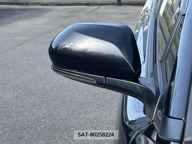 Toyota C-HR 2017-06 231161-11