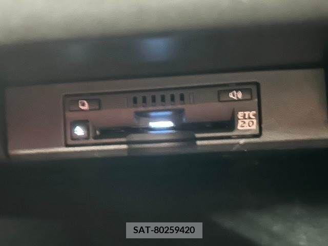 Lexus NX 2018-06 334402-14