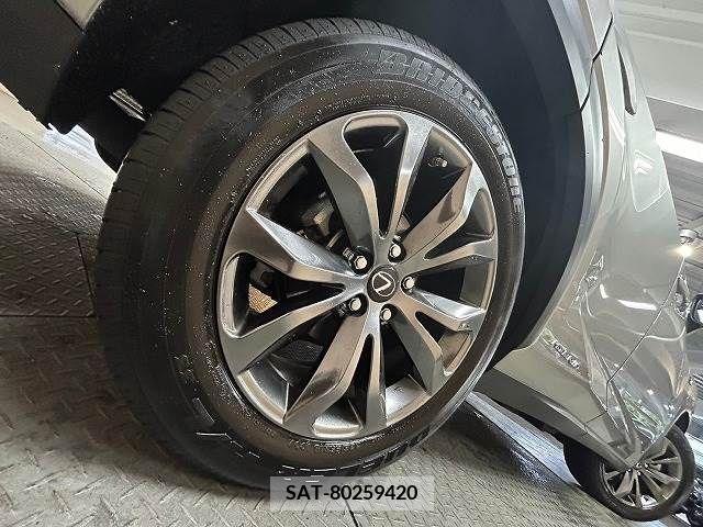 Lexus NX 2018-06 334402-10