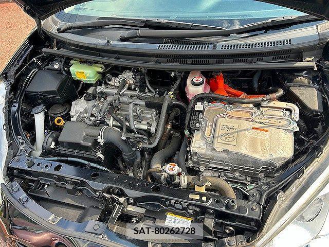 Toyota AQUA 2017-05 260516-27