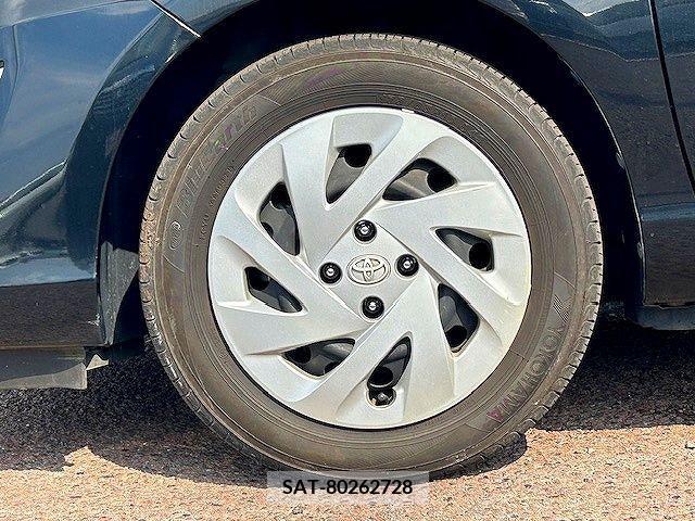 Toyota AQUA 2017-05 260516-26