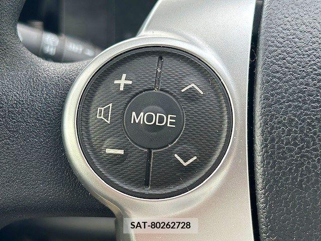 Toyota AQUA 2017-05 260516-16