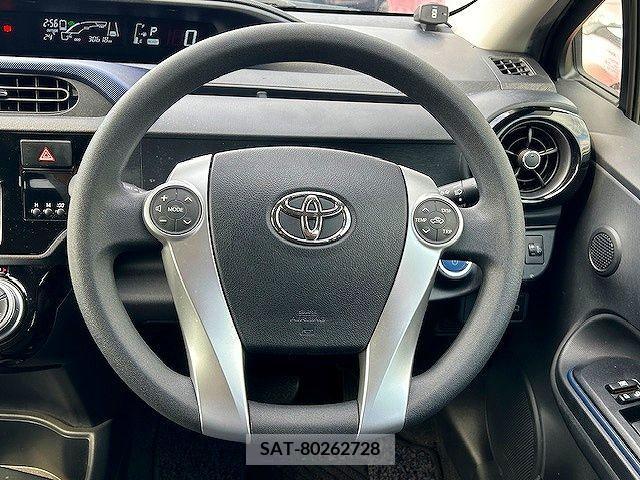 Toyota AQUA 2017-05 260516-13