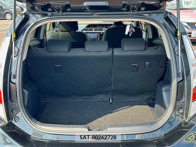 Toyota AQUA 2017-05 260516-20
