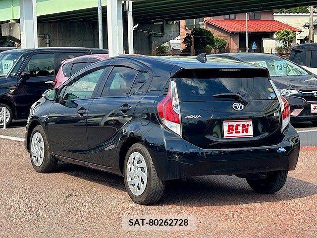 Toyota AQUA 2017-05 260516-8