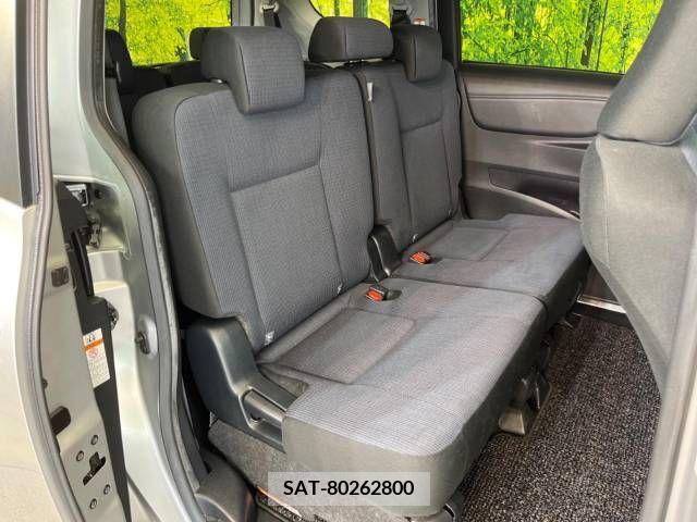 Toyota SIENTA 2017-08 337078-9