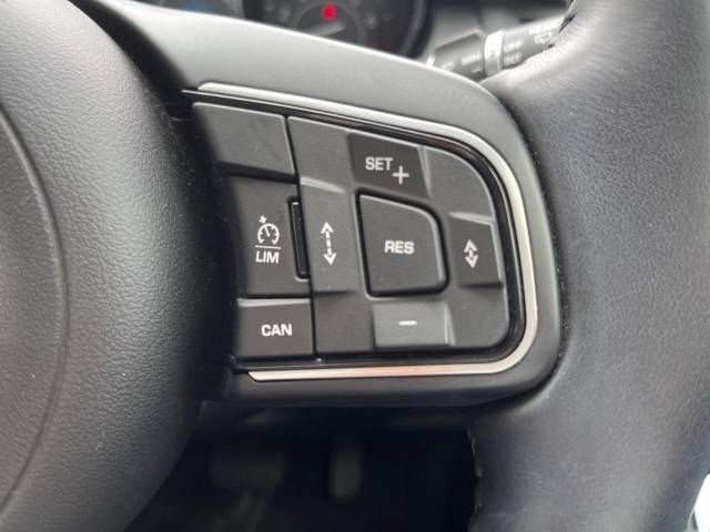 Jaguar E-PACE 2020-08 184000-3