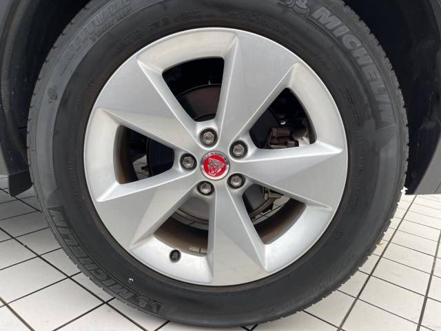 Jaguar E-PACE 2020-08 184000-5