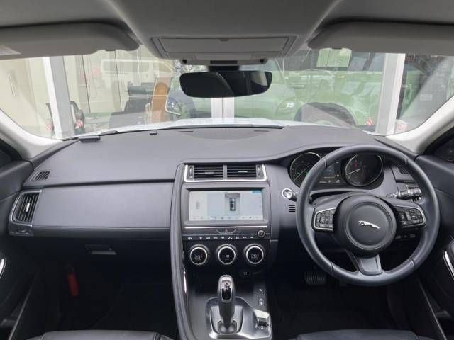 Jaguar E-PACE 2020-08 184000-1