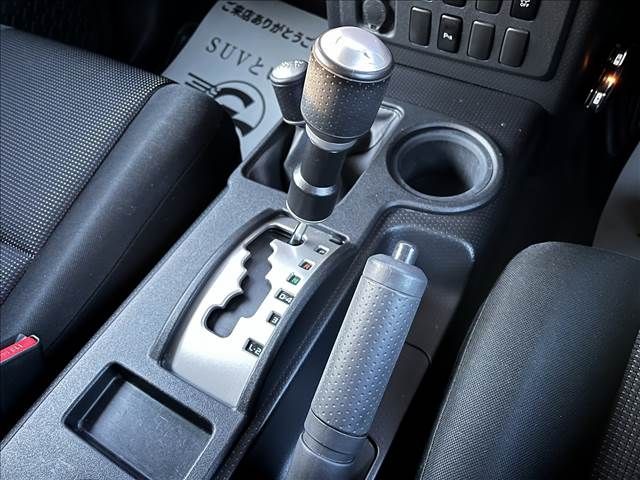 Toyota FJ CRUISER 2011-04 15995-9