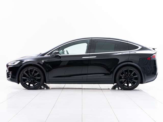 Tesla MODEL X 2019-03 23151-8
