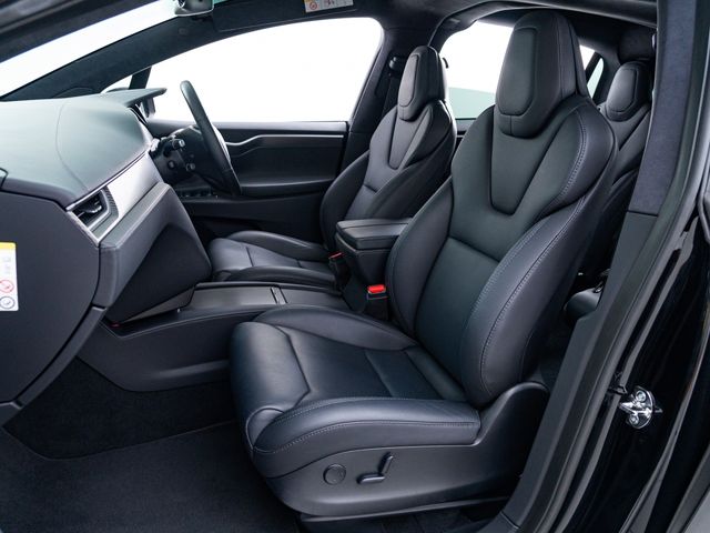 Tesla MODEL X 2019-03 23151-24