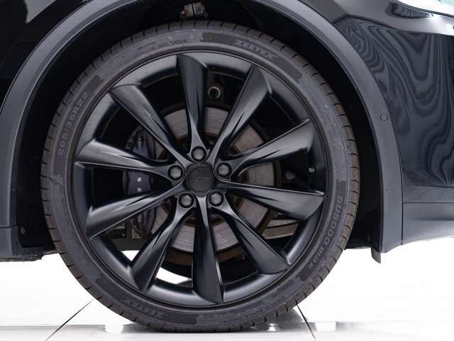 Tesla MODEL X 2019-03 23151-4